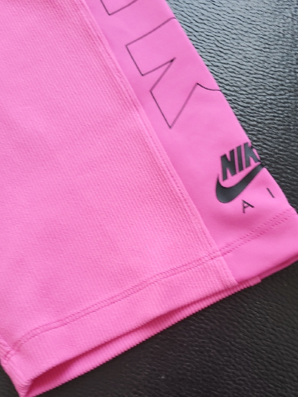 Nike Air Hot Pink Top And Shorts - Picture 6 of 11